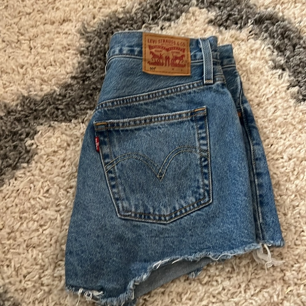 Levi’s 501 High Waisted Shorts - Size 27